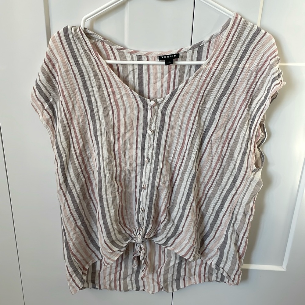 Torrid striped blouse with sea sucker type material